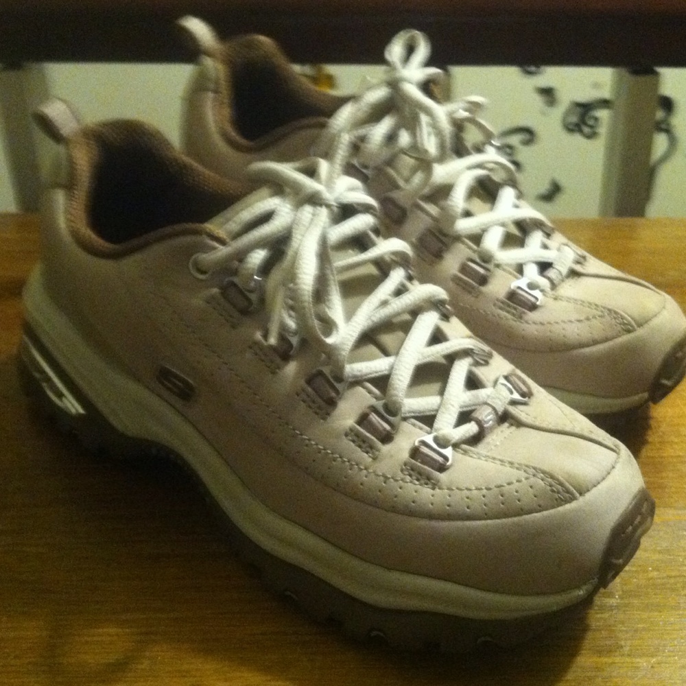 Sz 6 sport skechers women